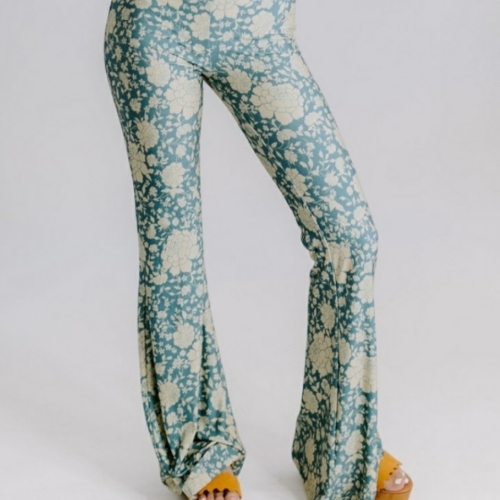 Novella Royale iris bells ocean flamenco pants